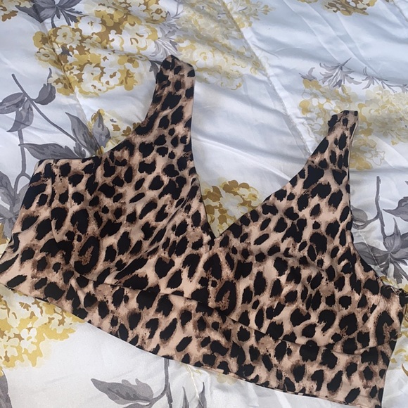 VICTORIA’S SECRET ❤️  Animal Print Sports Bra - XL - Picture 10 of 10